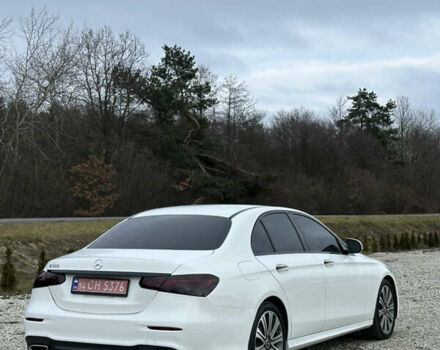 Белый Мерседес Е-Класс, объемом двигателя 1.99 л и пробегом 74 тыс. км за 40000 $, фото 4 на Automoto.ua