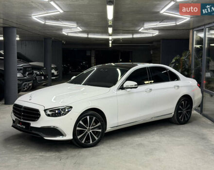 Белый Мерседес Е-Класс, объемом двигателя 1.99 л и пробегом 23 тыс. км за 55000 $, фото 5 на Automoto.ua