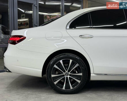 Белый Мерседес Е-Класс, объемом двигателя 1.99 л и пробегом 23 тыс. км за 55000 $, фото 17 на Automoto.ua