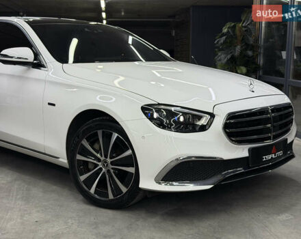 Белый Мерседес Е-Класс, объемом двигателя 1.99 л и пробегом 23 тыс. км за 55000 $, фото 3 на Automoto.ua