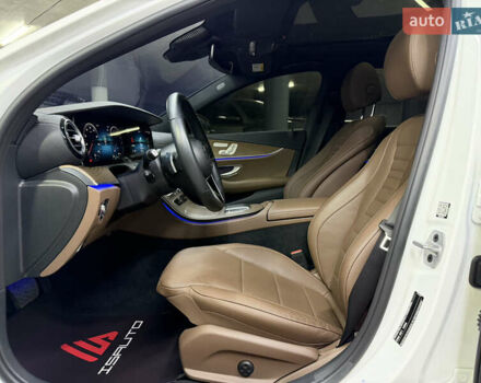 Белый Мерседес Е-Класс, объемом двигателя 1.99 л и пробегом 23 тыс. км за 55000 $, фото 20 на Automoto.ua