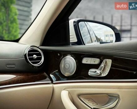 Белый Мерседес Е-Класс, объемом двигателя 3 л и пробегом 20 тыс. км за 55555 $, фото 50 на Automoto.ua