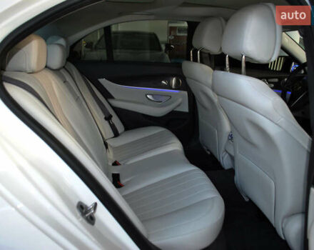 Мерседес Е-Класс 2022 в Ровно на Automoto.ua Белый Мерседес Е-Класс, объемом двигателя 1.99 л и пробегом 37 тыс. км за 47500 $, фото 40 на Automoto.ua