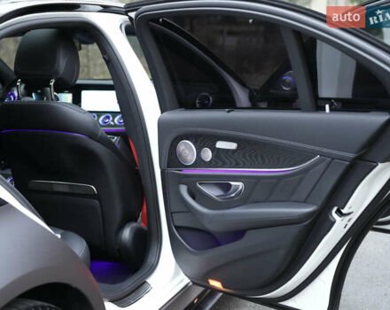 Белый Мерседес Е-Класс, объемом двигателя 3 л и пробегом 46 тыс. км за 93333 $, фото 20 на Automoto.ua