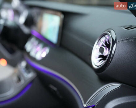 Белый Мерседес Е-Класс, объемом двигателя 3 л и пробегом 46 тыс. км за 93333 $, фото 18 на Automoto.ua