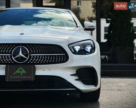 Белый Мерседес Е-Класс, объемом двигателя 3 л и пробегом 20 тыс. км за 55555 $, фото 2 на Automoto.ua