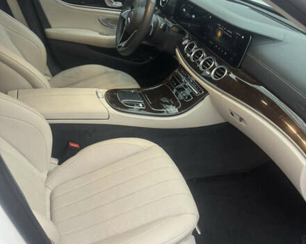 Белый Мерседес Е-Класс, объемом двигателя 3 л и пробегом 27 тыс. км за 59999 $, фото 22 на Automoto.ua