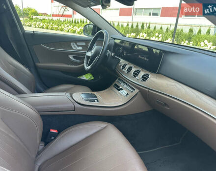 Белый Мерседес Е-Класс, объемом двигателя 1.99 л и пробегом 62 тыс. км за 71500 $, фото 16 на Automoto.ua