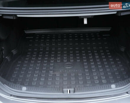 Белый Мерседес Е-Класс, объемом двигателя 3 л и пробегом 46 тыс. км за 93333 $, фото 24 на Automoto.ua