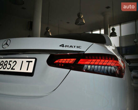 Белый Мерседес Е-Класс, объемом двигателя 1.99 л и пробегом 37 тыс. км за 47000 $, фото 18 на Automoto.ua