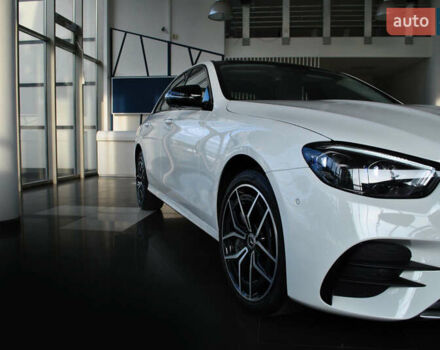 Белый Мерседес Е-Класс, объемом двигателя 1.99 л и пробегом 37 тыс. км за 47000 $, фото 6 на Automoto.ua