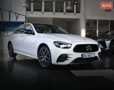 Мерседес Е-Класс 2022 в Ровно на Automoto.ua Белый Мерседес Е-Класс, объемом двигателя 1.99 л и пробегом 37 тыс. км за 47500 $, фото 1 на Automoto.ua