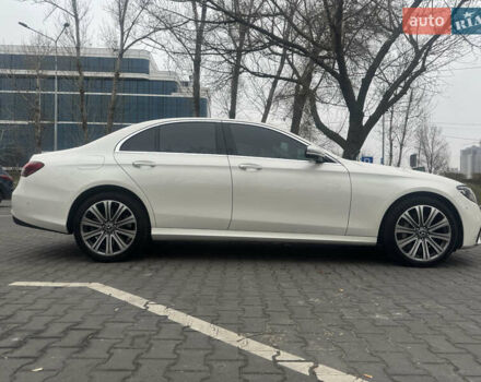 Белый Мерседес Е-Класс, объемом двигателя 3 л и пробегом 27 тыс. км за 59999 $, фото 8 на Automoto.ua
