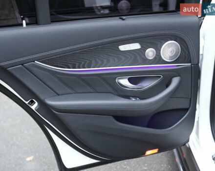 Белый Мерседес Е-Класс, объемом двигателя 3 л и пробегом 46 тыс. км за 93333 $, фото 15 на Automoto.ua