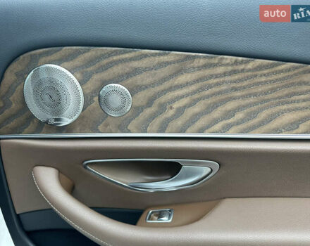 Білий Мерседес Е-Клас, об'ємом двигуна 1.99 л та пробігом 67 тис. км за 59000 $, фото 18 на Automoto.ua