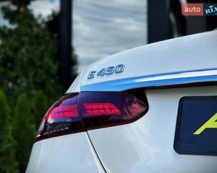 Белый Мерседес Е-Класс, объемом двигателя 3 л и пробегом 20 тыс. км за 55555 $, фото 17 на Automoto.ua