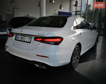 Мерседес Е-Класс 2022 в Ровно на Automoto.ua Белый Мерседес Е-Класс, объемом двигателя 1.99 л и пробегом 37 тыс. км за 47500 $, фото 19 на Automoto.ua