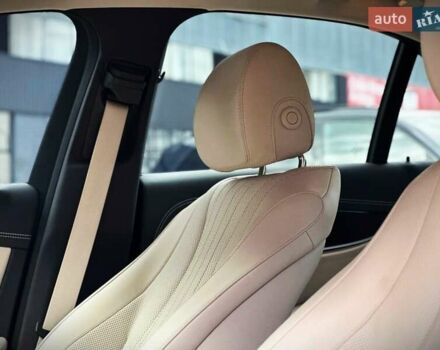 Белый Мерседес Е-Класс, объемом двигателя 3 л и пробегом 20 тыс. км за 55555 $, фото 27 на Automoto.ua