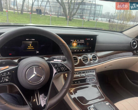 Белый Мерседес Е-Класс, объемом двигателя 3 л и пробегом 27 тыс. км за 59999 $, фото 21 на Automoto.ua