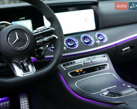 Белый Мерседес Е-Класс, объемом двигателя 3 л и пробегом 46 тыс. км за 93333 $, фото 16 на Automoto.ua