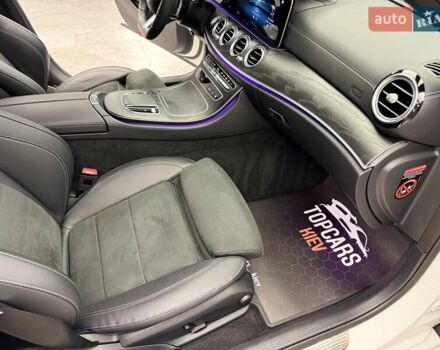 Белый Мерседес Е-Класс, объемом двигателя 1.95 л и пробегом 75 тыс. км за 52999 $, фото 44 на Automoto.ua