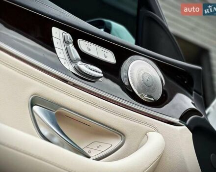 Белый Мерседес Е-Класс, объемом двигателя 3 л и пробегом 20 тыс. км за 55555 $, фото 24 на Automoto.ua