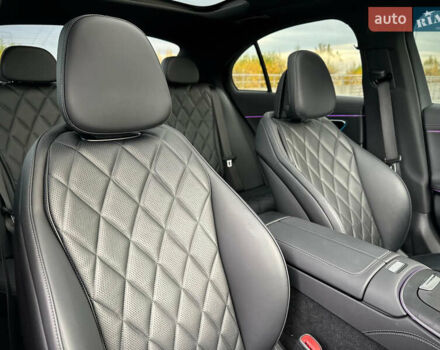 Белый Мерседес Е-Класс, объемом двигателя 1.99 л и пробегом 18 тыс. км за 98000 $, фото 66 на Automoto.ua