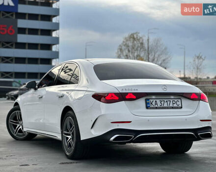 Белый Мерседес Е-Класс, объемом двигателя 1.99 л и пробегом 18 тыс. км за 98000 $, фото 10 на Automoto.ua