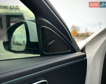 Белый Мерседес Е-Класс, объемом двигателя 1.99 л и пробегом 18 тыс. км за 98000 $, фото 52 на Automoto.ua