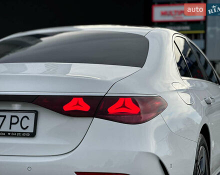 Белый Мерседес Е-Класс, объемом двигателя 1.99 л и пробегом 18 тыс. км за 98000 $, фото 25 на Automoto.ua