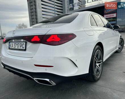 Белый Мерседес Е-Класс, объемом двигателя 1.99 л и пробегом 18 тыс. км за 98000 $, фото 1 на Automoto.ua