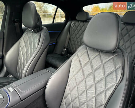 Белый Мерседес Е-Класс, объемом двигателя 1.99 л и пробегом 18 тыс. км за 98000 $, фото 59 на Automoto.ua