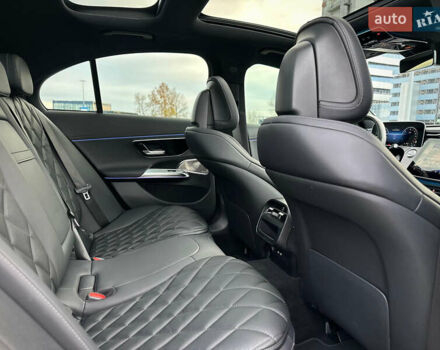 Белый Мерседес Е-Класс, объемом двигателя 1.99 л и пробегом 18 тыс. км за 98000 $, фото 78 на Automoto.ua