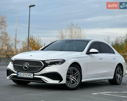 Белый Мерседес Е-Класс, объемом двигателя 1.99 л и пробегом 18 тыс. км за 98000 $, фото 5 на Automoto.ua