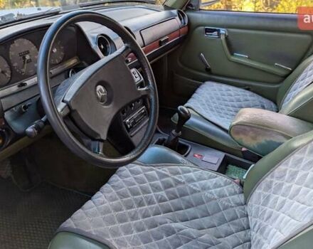 Белый Мерседес Е-Класс, объемом двигателя 2 л и пробегом 446 тыс. км за 1999 $, фото 2 на Automoto.ua