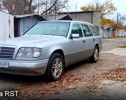 Белый Мерседес Е-Класс, объемом двигателя 2.2 л и пробегом 511 тыс. км за 3750 $, фото 7 на Automoto.ua