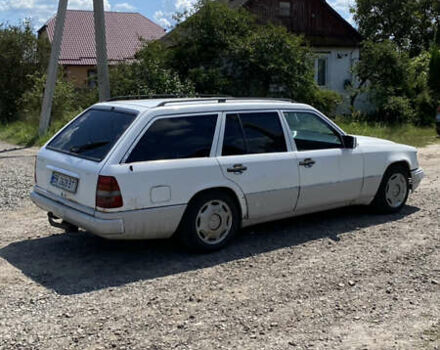 Мерседес Е-Класс 1994 в Сарнах на Automoto.ua Белый Мерседес Е-Класс, объемом двигателя 2.5 л и пробегом 500 тыс. км за 2400 $, фото 2 на Automoto.ua