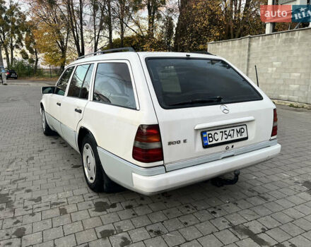 Білий Мерседес Е-Клас, об'ємом двигуна 3 л та пробігом 48 тис. км за 3500 $, фото 3 на Automoto.ua