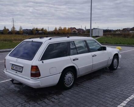 Мерседес Е-Класс 1995 в Луцке на Automoto.ua Белый Мерседес Е-Класс, объемом двигателя 2.5 л и пробегом 515 тыс. км за 3200 $, фото 2 на Automoto.ua
