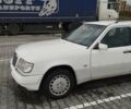 Мерседес Е-Класс 1995 в Луцке на Automoto.ua Белый Мерседес Е-Класс, объемом двигателя 2.5 л и пробегом 515 тыс. км за 3200 $, фото 5 на Automoto.ua