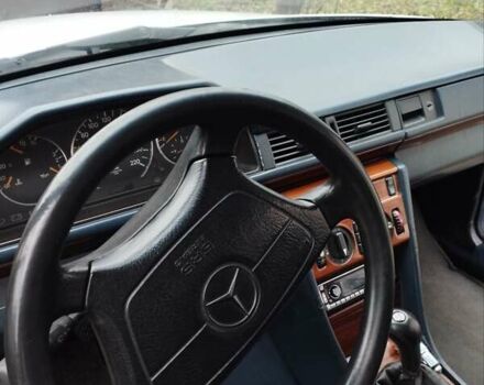 Мерседес Е-Класс 1995 в Луцке на Automoto.ua Белый Мерседес Е-Класс, объемом двигателя 2.5 л и пробегом 515 тыс. км за 3200 $, фото 12 на Automoto.ua