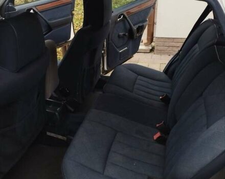 Мерседес Е-Класс 1995 в Луцке на Automoto.ua Белый Мерседес Е-Класс, объемом двигателя 2.5 л и пробегом 515 тыс. км за 3200 $, фото 10 на Automoto.ua