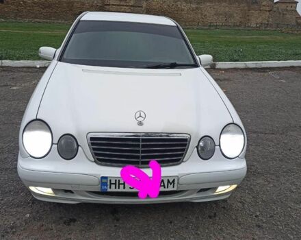 Белый Мерседес Е-Класс, объемом двигателя 3.2 л и пробегом 380 тыс. км за 5000 $, фото 2 на Automoto.ua