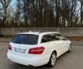 Белый Мерседес Е-Класс, объемом двигателя 2.1 л и пробегом 500 тыс. км за 7500 $, фото 2 на Automoto.ua