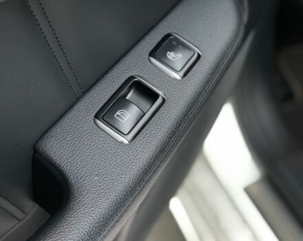 Белый Мерседес Е-Класс, объемом двигателя 3 л и пробегом 289 тыс. км за 12483 $, фото 8 на Automoto.ua