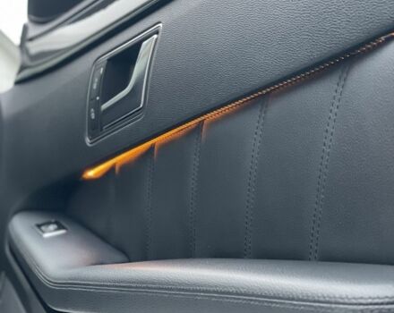 Белый Мерседес Е-Класс, объемом двигателя 3 л и пробегом 289 тыс. км за 12483 $, фото 9 на Automoto.ua