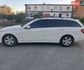 Белый Мерседес Е-Класс, объемом двигателя 2.14 л и пробегом 255 тыс. км за 11000 $, фото 1 на Automoto.ua