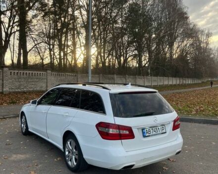 Белый Мерседес Е-Класс, объемом двигателя 2.1 л и пробегом 500 тыс. км за 7500 $, фото 1 на Automoto.ua