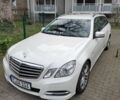 Белый Мерседес Е-Класс, объемом двигателя 2.1 л и пробегом 305 тыс. км за 13000 $, фото 1 на Automoto.ua