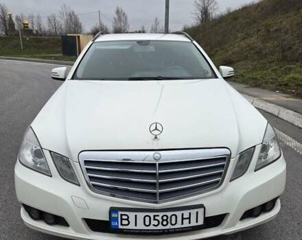 Белый Мерседес Е-Класс, объемом двигателя 2.14 л и пробегом 256 тыс. км за 12800 $, фото 4 на Automoto.ua